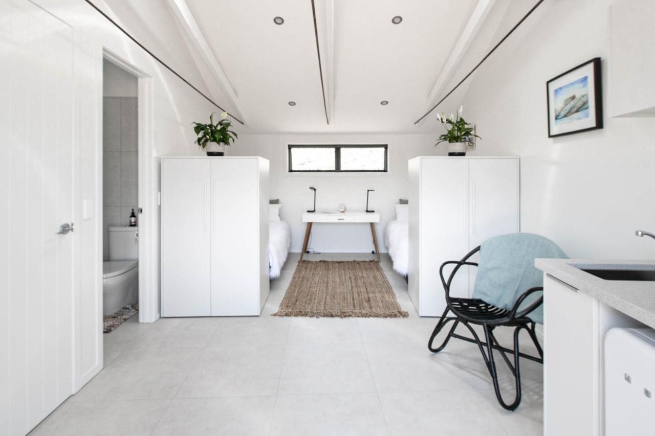 Windhover Suites Tasman Bagian luar foto