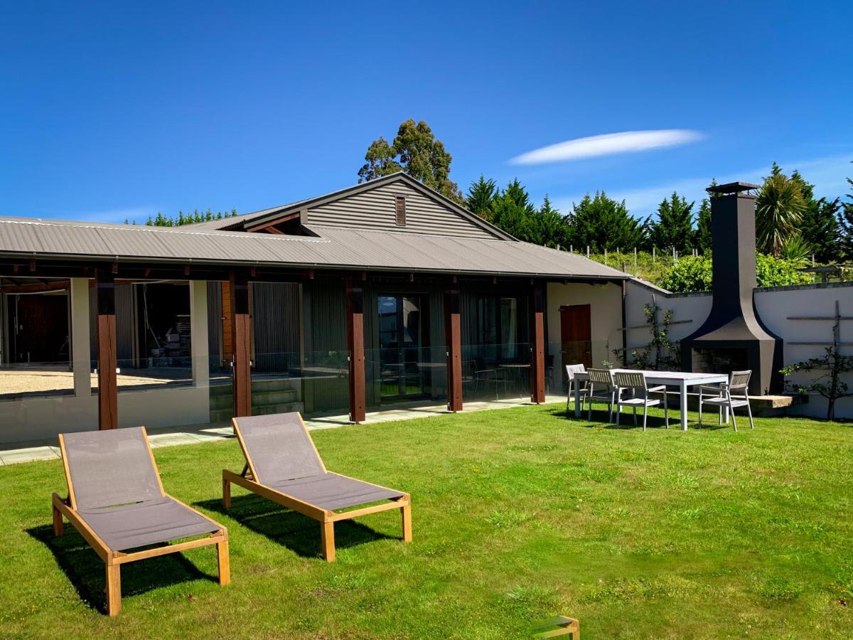 Windhover Suites Tasman Bagian luar foto