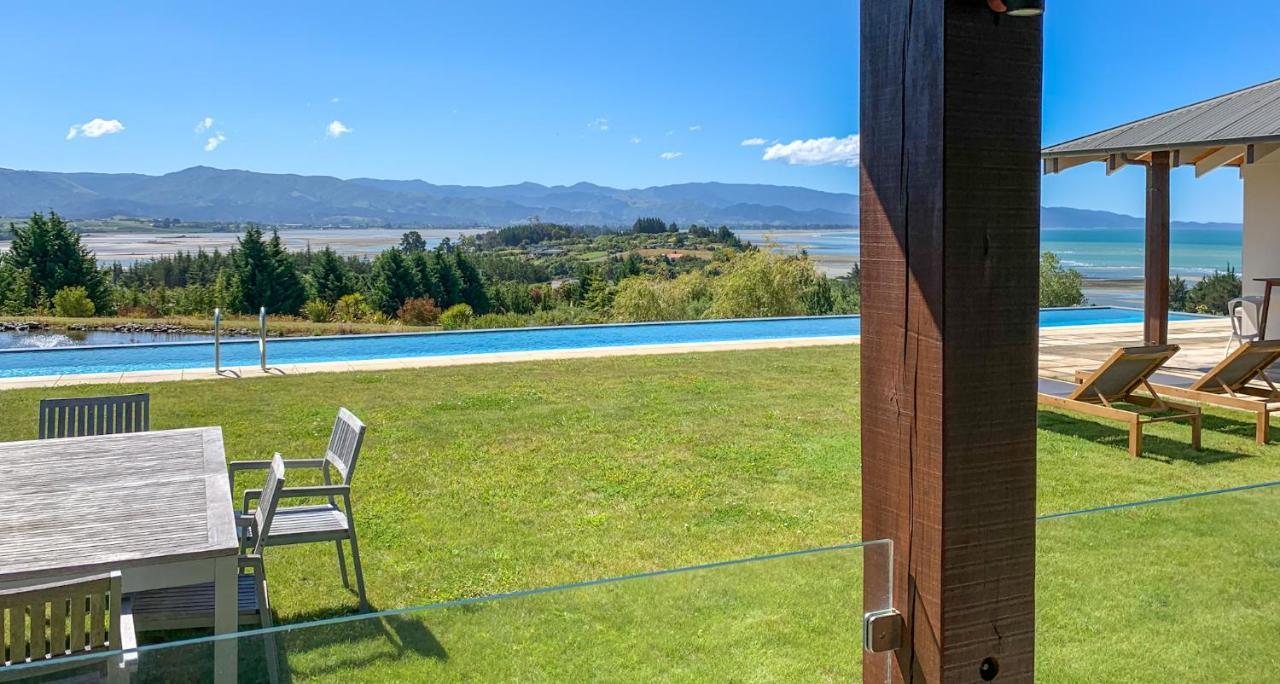 Windhover Suites Tasman Bagian luar foto