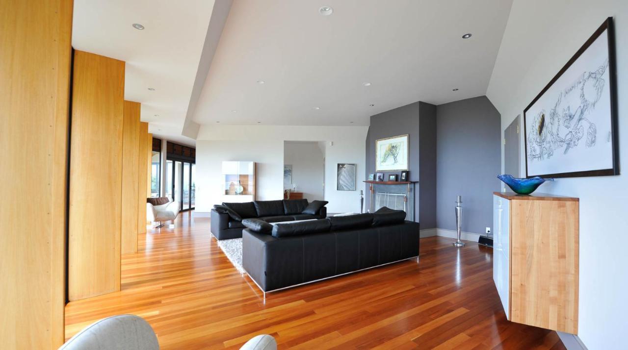 Windhover Suites Tasman Bagian luar foto