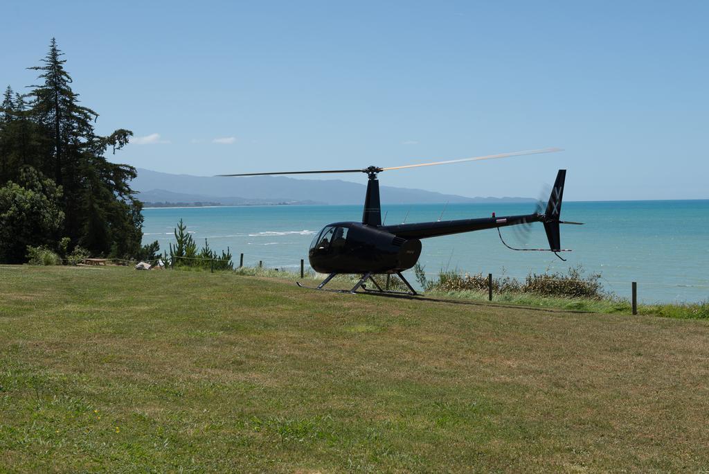 Windhover Suites Tasman Bagian luar foto