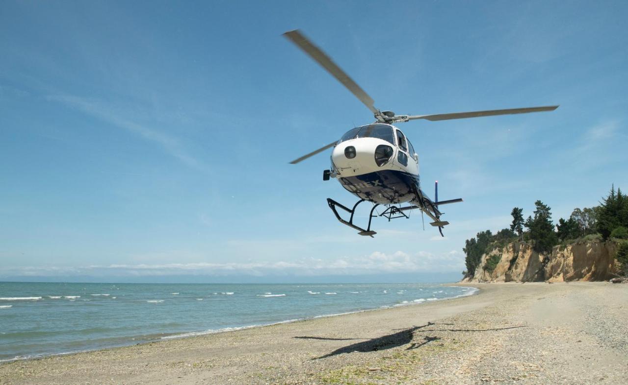 Windhover Suites Tasman Bagian luar foto